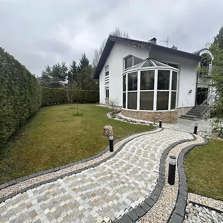 Apartment With Swimming Pool Near Prague Kamenice (Prague-East)
